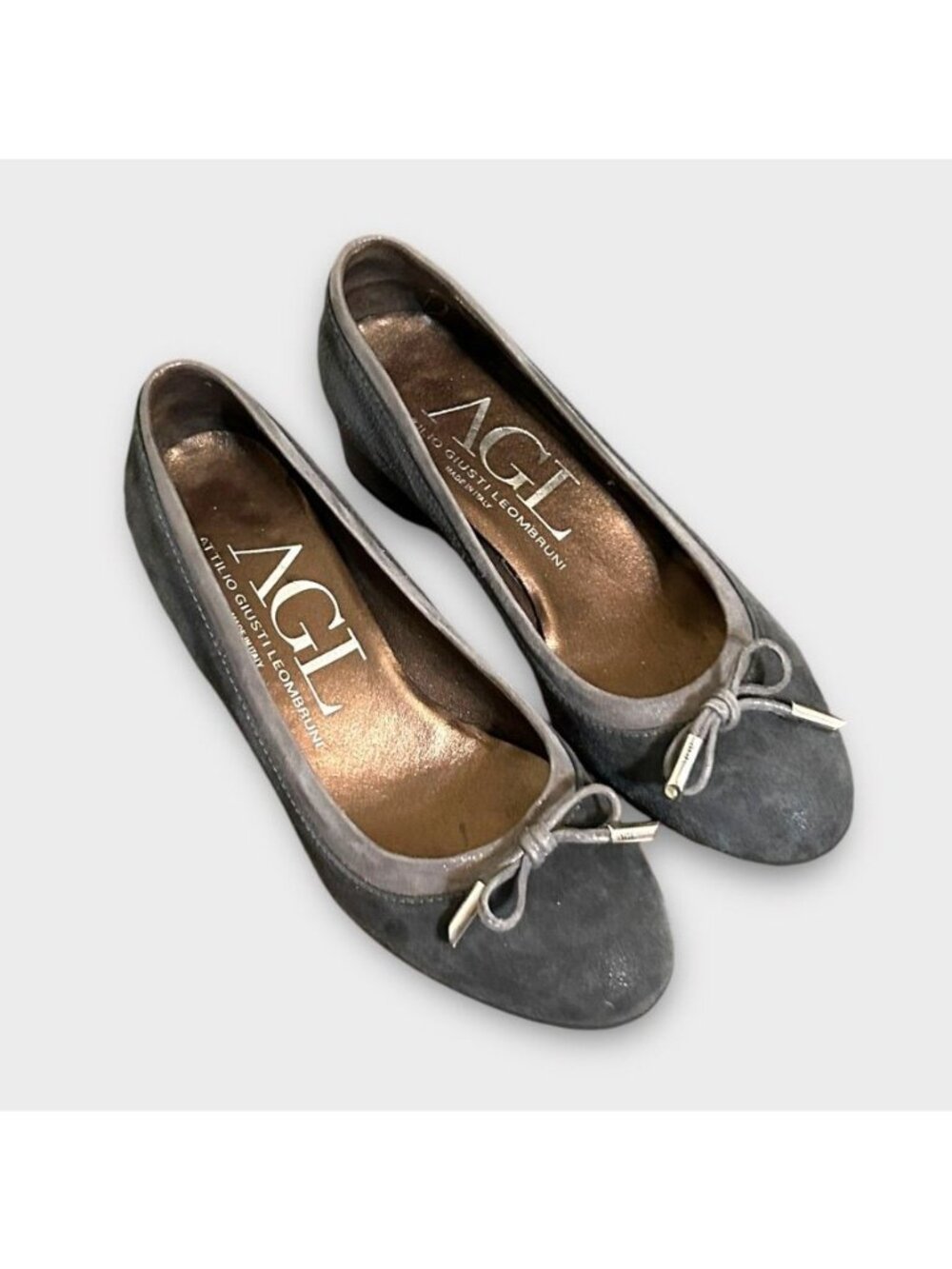 AGL Kristin Low Block Heel Pumps Coal Gray Suede with Bow 35.5 Classic EUC